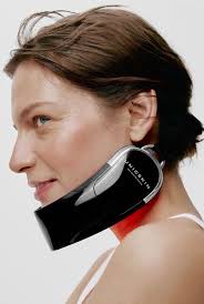 Unicled neck and chin mask